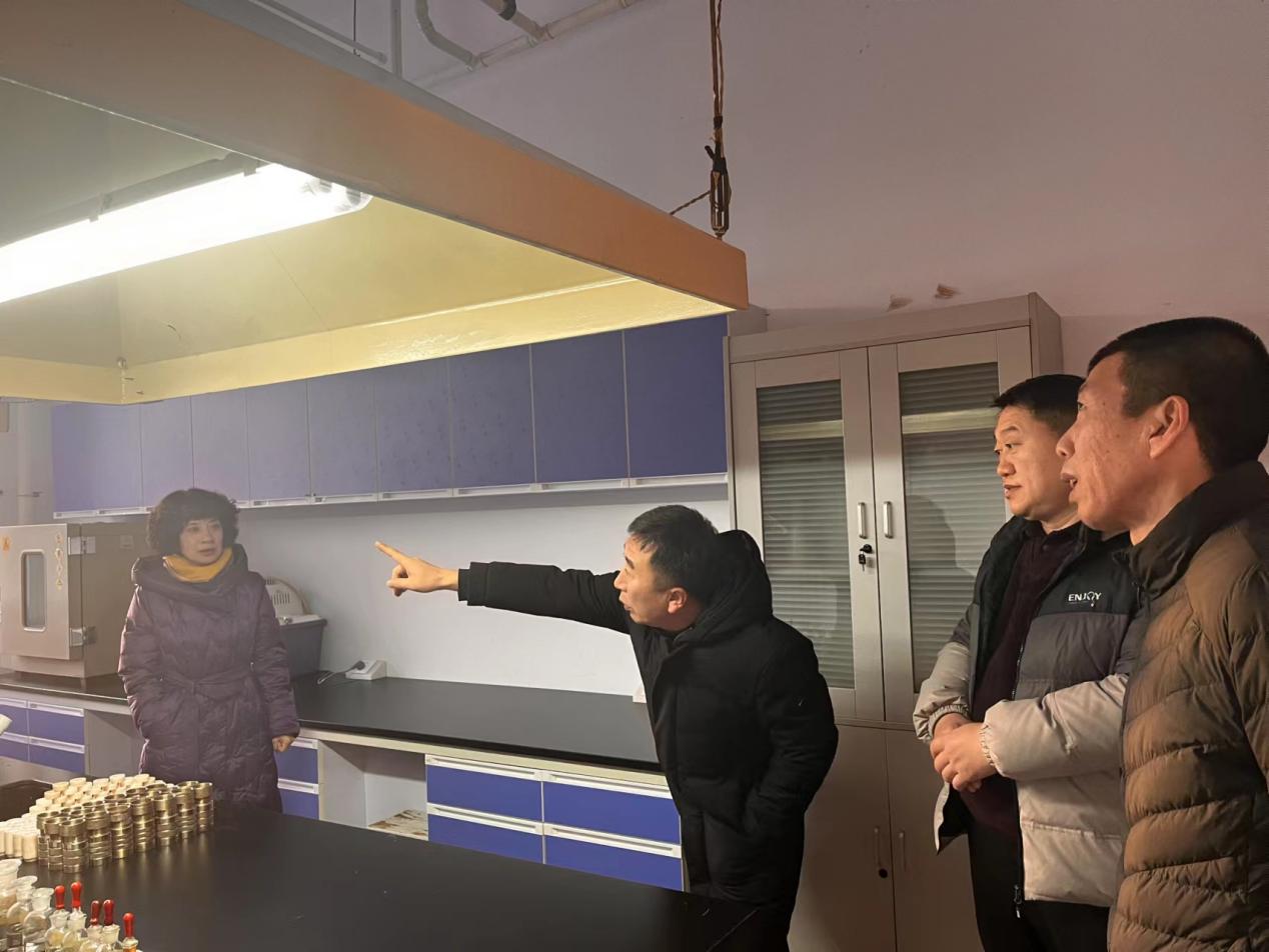 化学学院开展实验室安全检查
