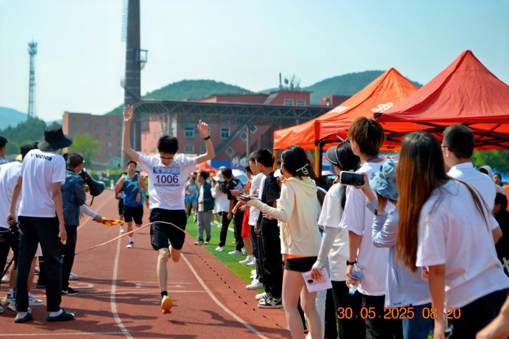 喜报：我院在学校第四十届运动会中荣获第一名的好成绩
